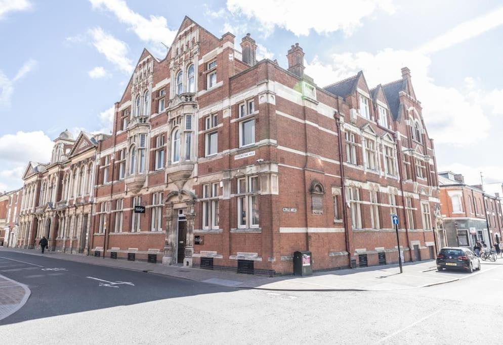 The Pocklington - The Abbey Apartment Leicester
